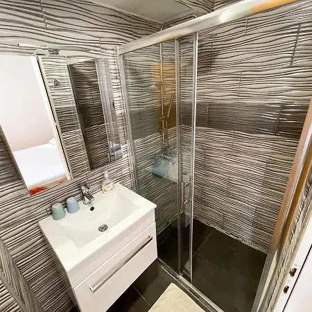 Apartment Fruk *