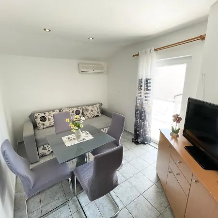 Fruk Apartment *