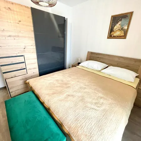 Apartment Fruk *