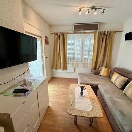 Fruk Apartamento Jadranovo